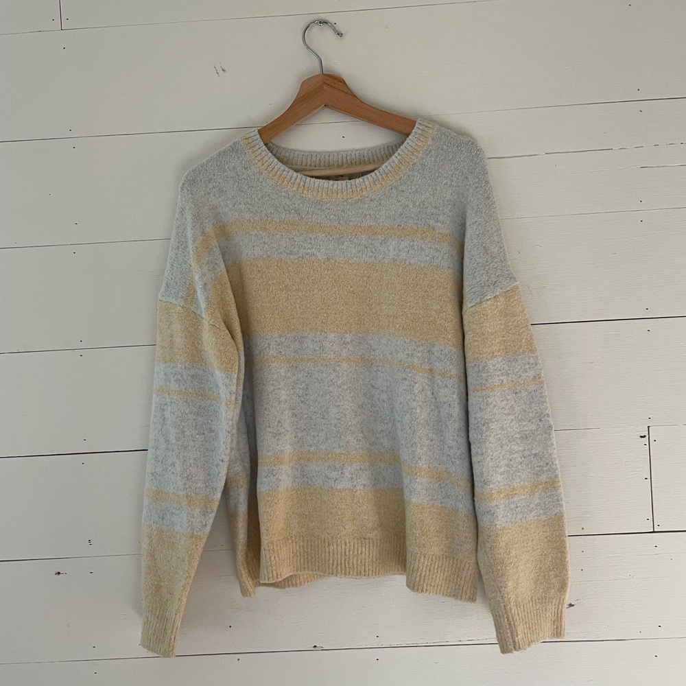 Mystree Soft Drop Sleeve Pale yellow and grey Crewneck Sweater